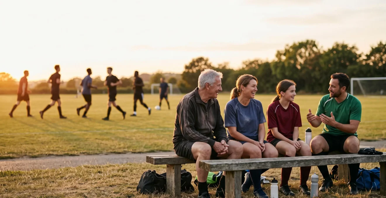 Des membres d'un club sportif amateur partageant un moment convivial en plein air, entre entraînement et esprit d'équipe, sous une lumière dorée de fin de journée.